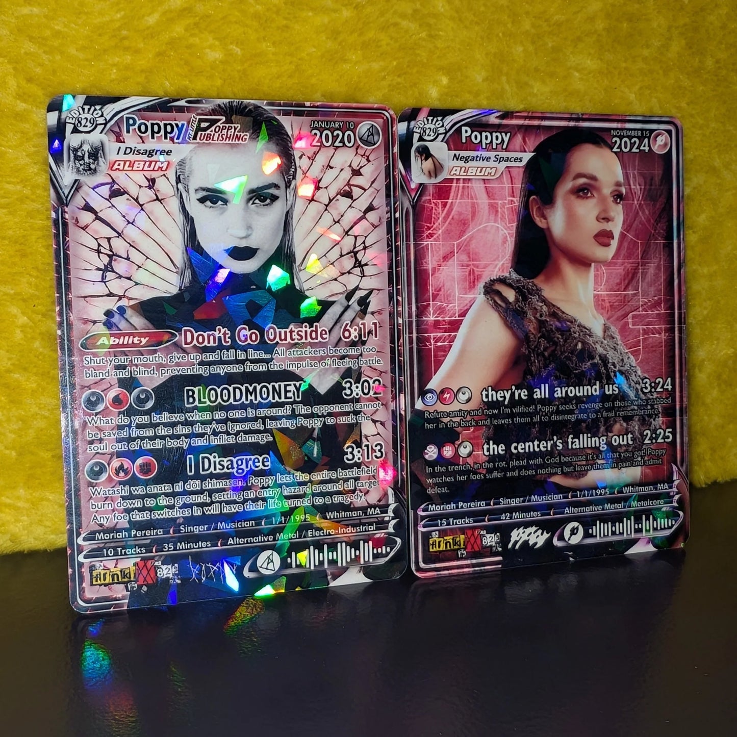 Poppy Holographic Trading Card Set