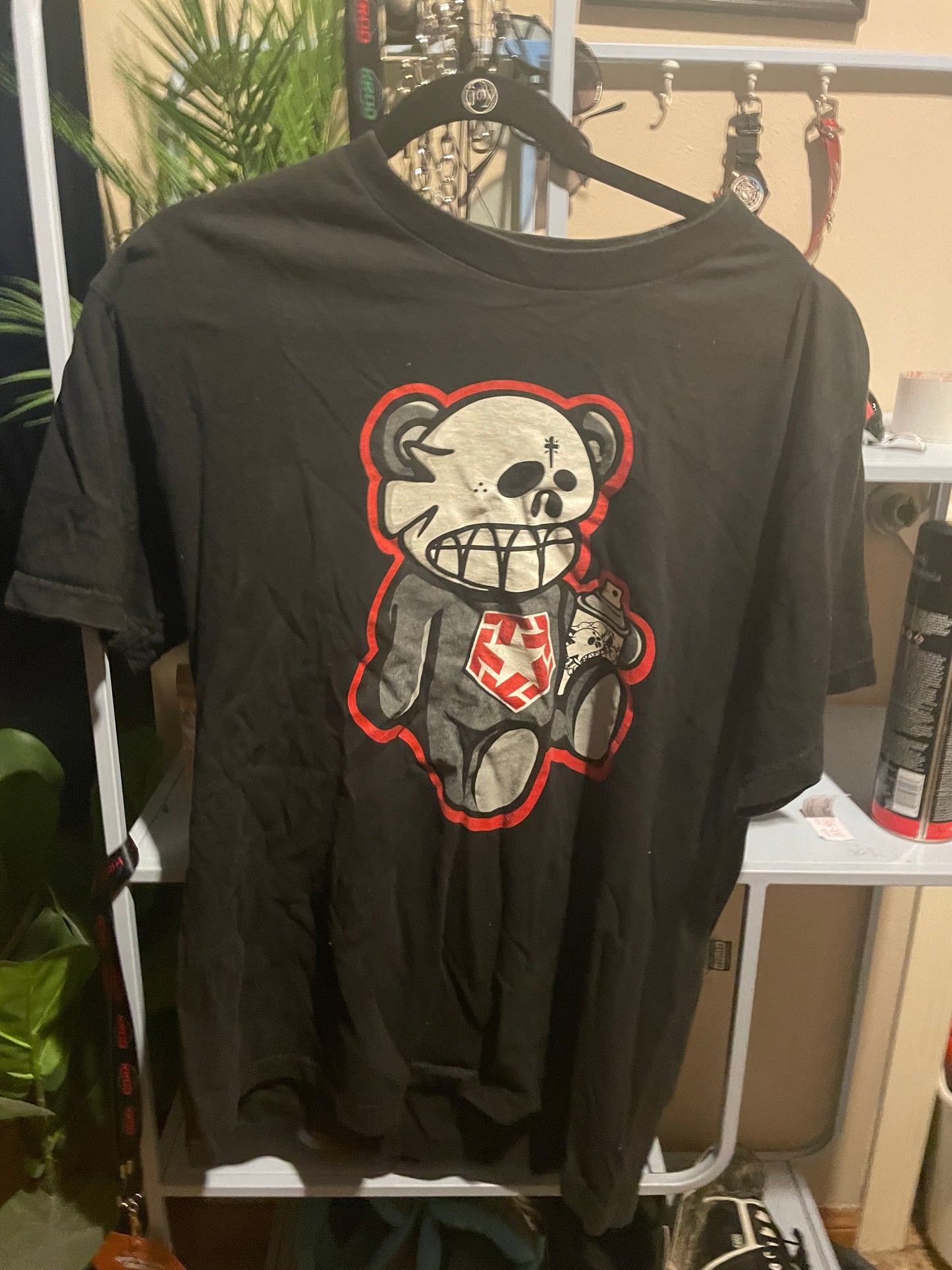 Tribal Spray Bear Tee - L