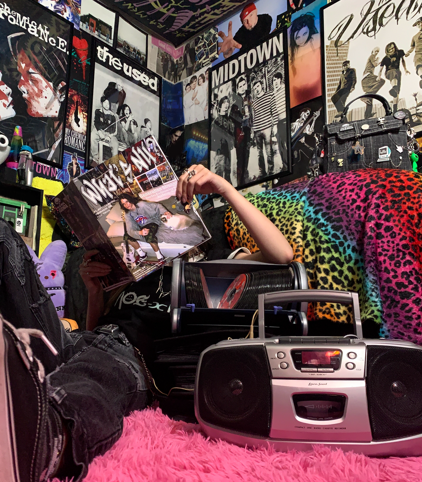 What's Nu? Magazine: Issue #006